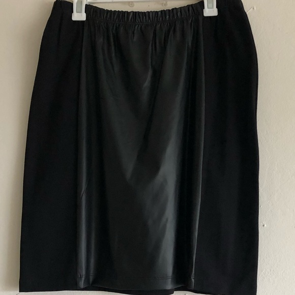 Women’s 2 piece Set - Picture 4 of 5